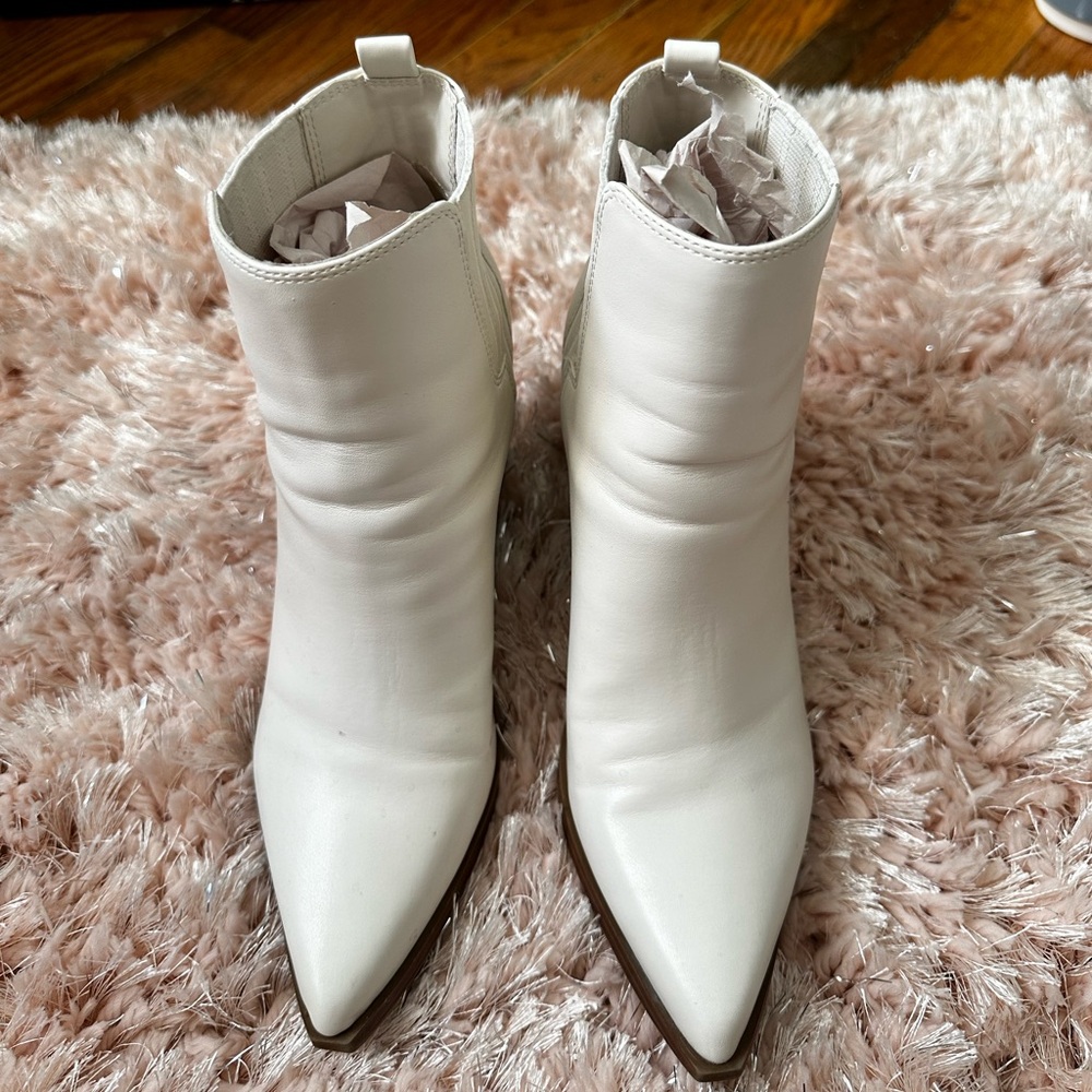 POINTY TOE BOOTIE - Picture 2 of 4
